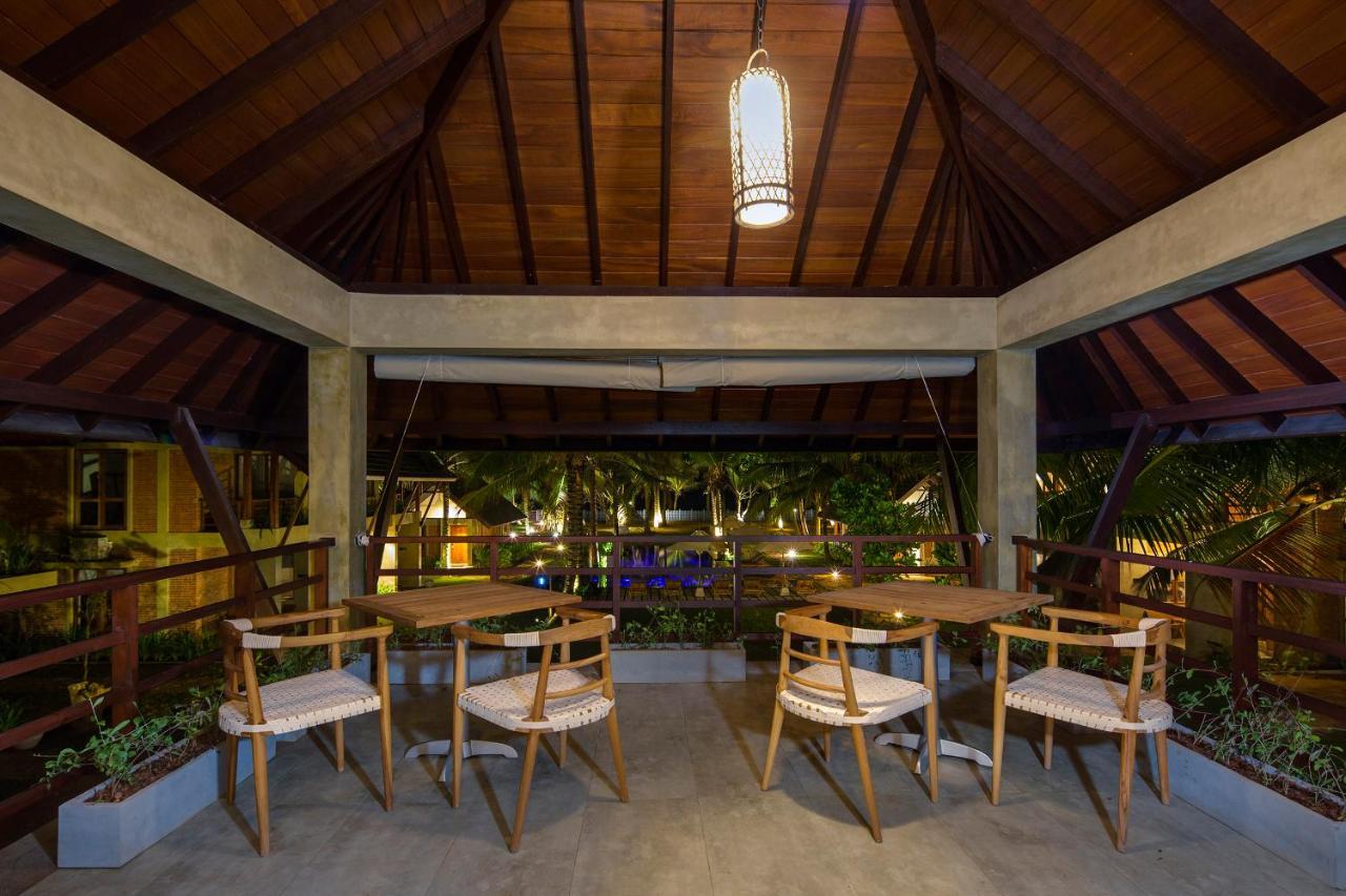 Ayana Sea Hotel Wadduwa Exterior photo